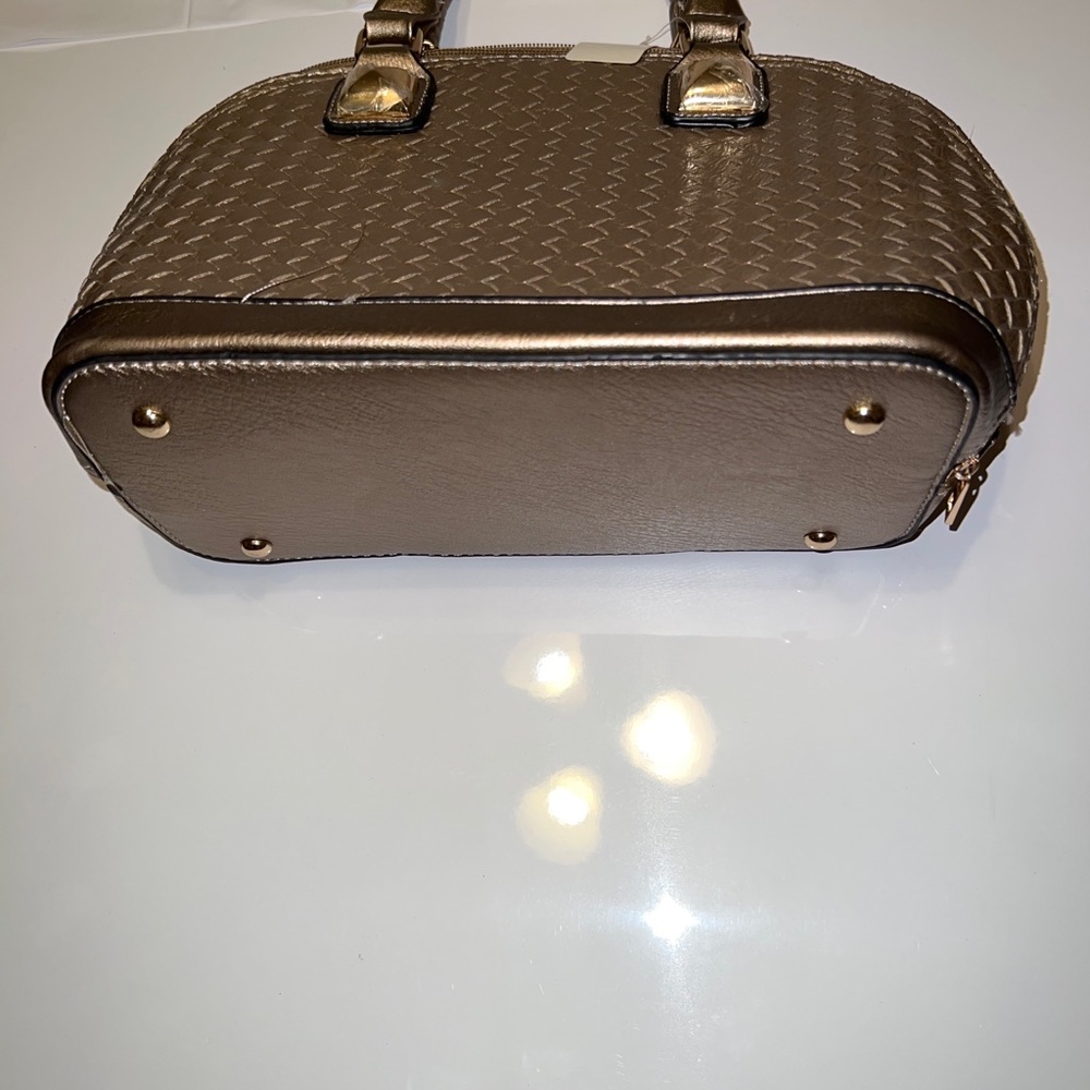 New ladies unbranded handbags.